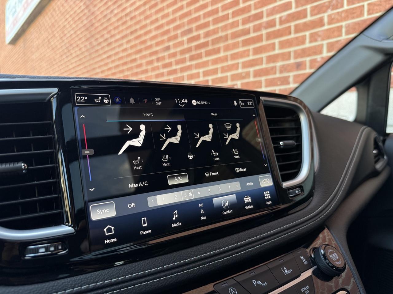 2025 Chrysler Pacifica Limited S| Panaroof| Leather| Stow n Go| Photo