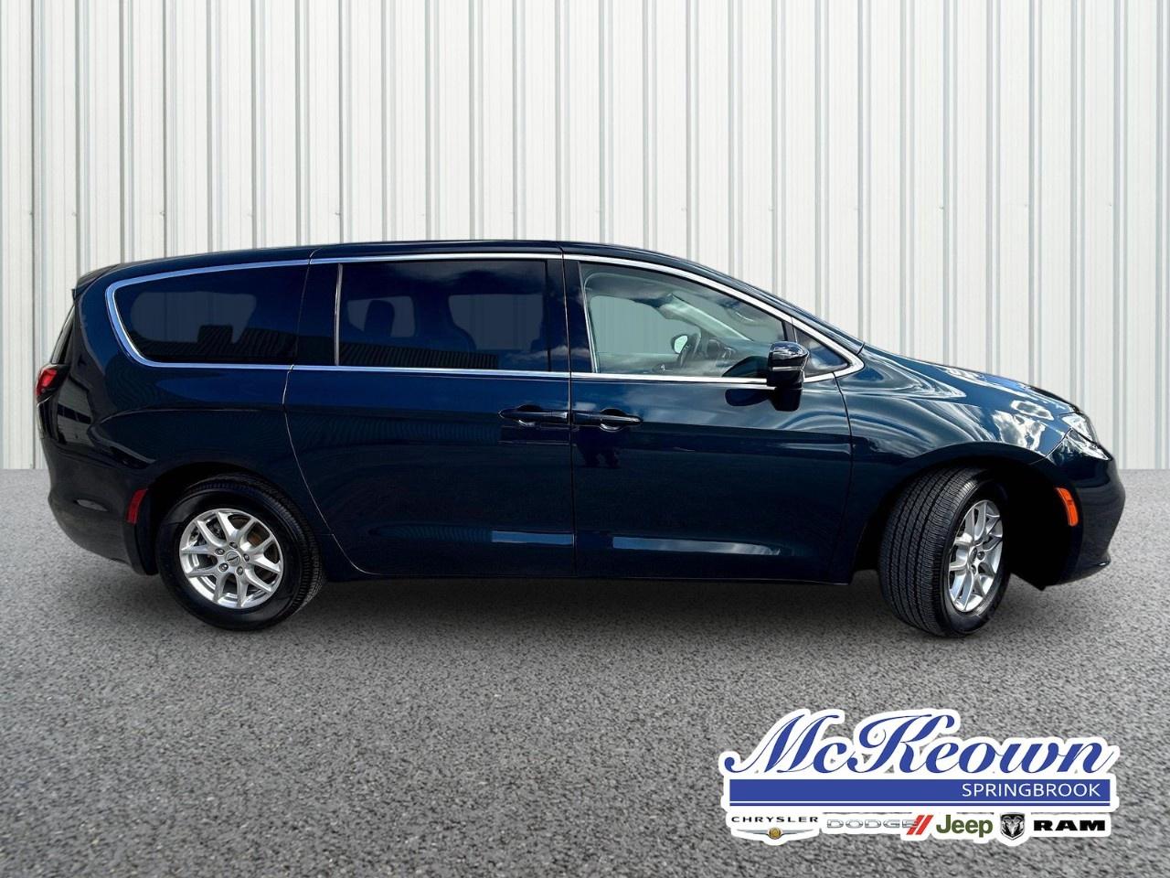 2024 Chrysler Pacifica TOURING-L FWD Photo