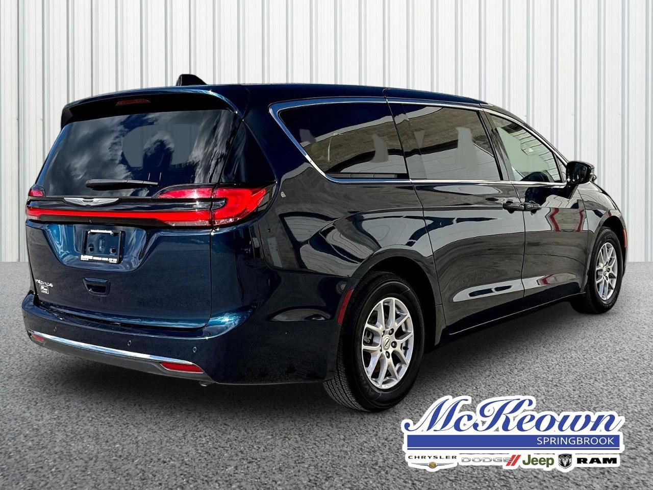 2024 Chrysler Pacifica TOURING-L FWD Photo4