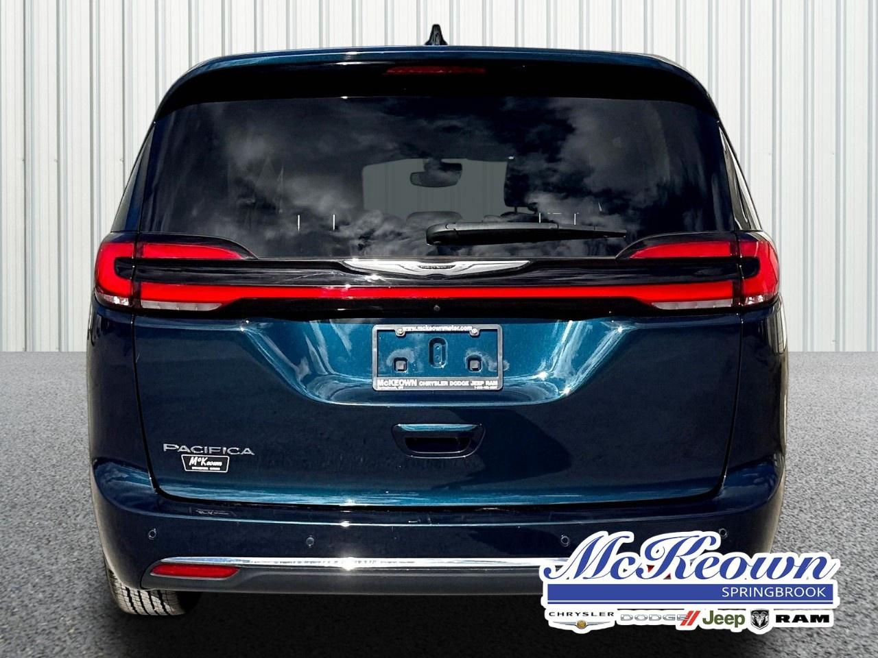 2024 Chrysler Pacifica TOURING-L FWD Photo