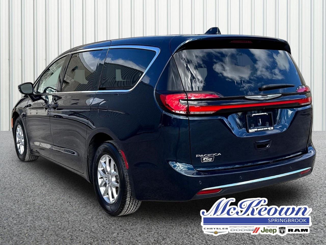 2024 Chrysler Pacifica TOURING-L FWD Photo