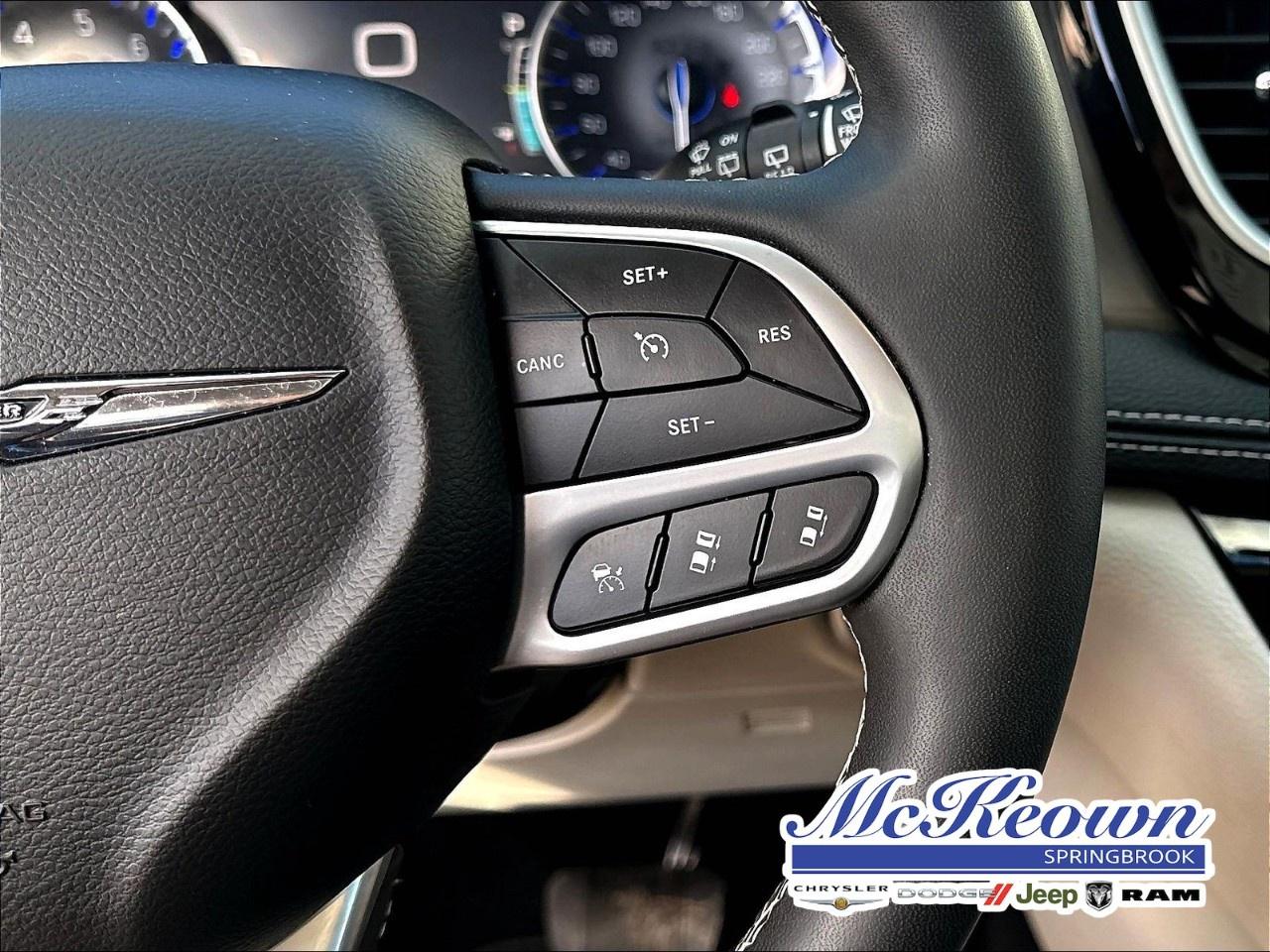 2024 Chrysler Pacifica TOURING-L FWD Photo