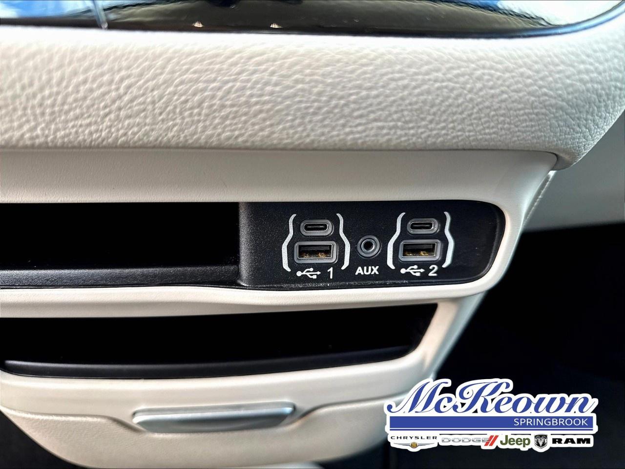 2024 Chrysler Pacifica TOURING-L FWD Photo
