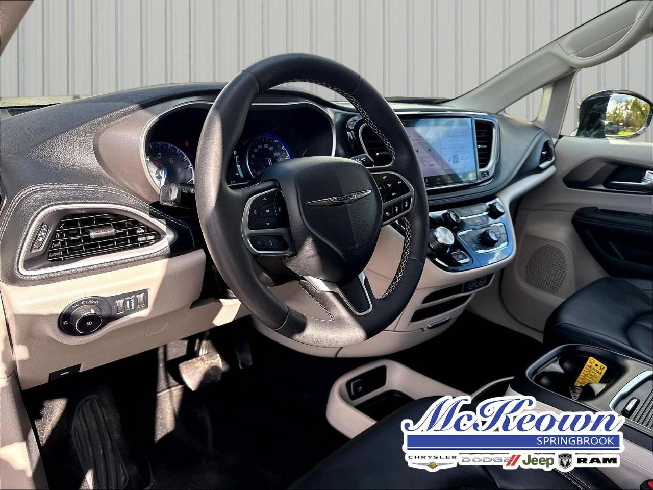 2024 Chrysler Pacifica TOURING-L FWD Photo
