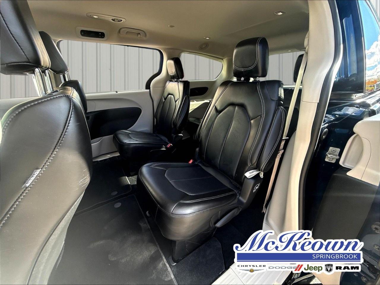 2024 Chrysler Pacifica TOURING-L FWD Photo