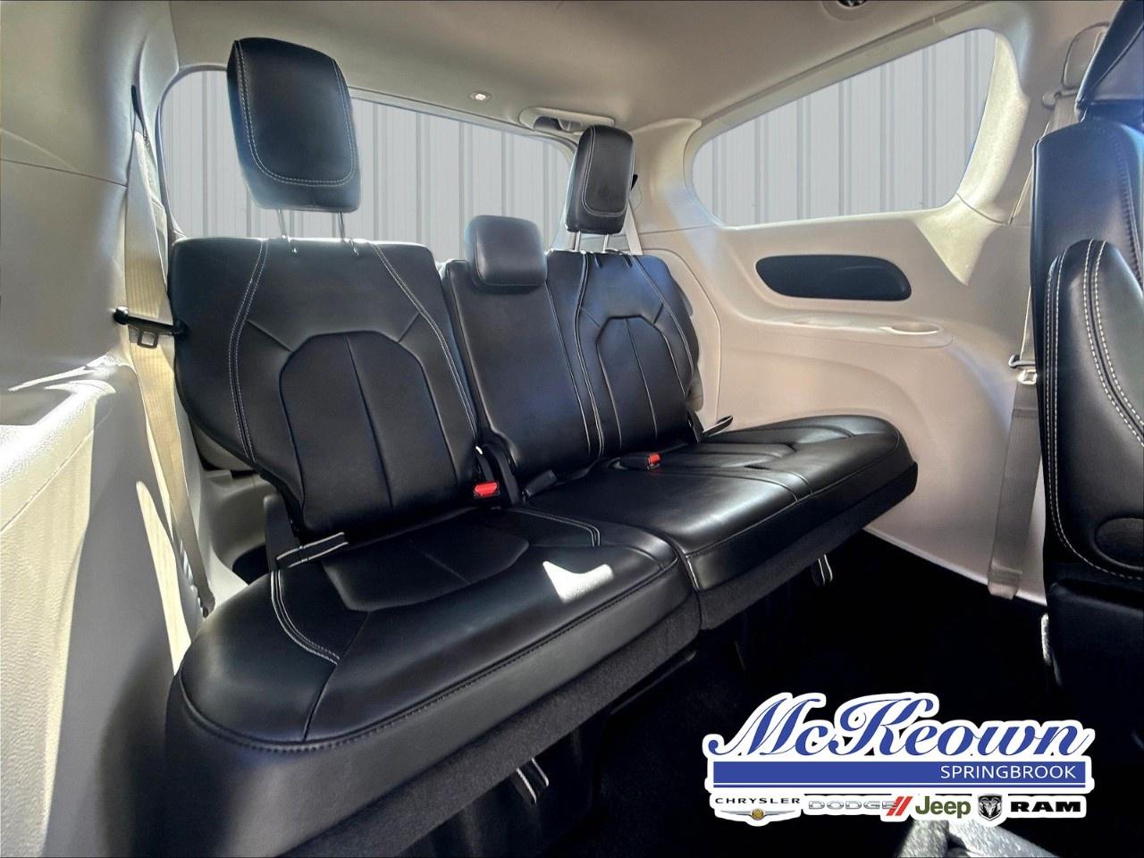 2024 Chrysler Pacifica TOURING-L FWD Photo