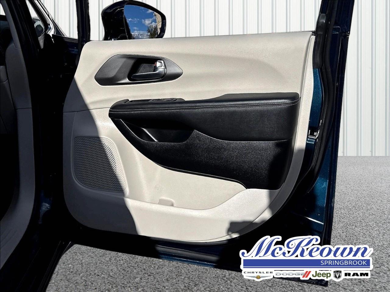 2024 Chrysler Pacifica TOURING-L FWD Photo