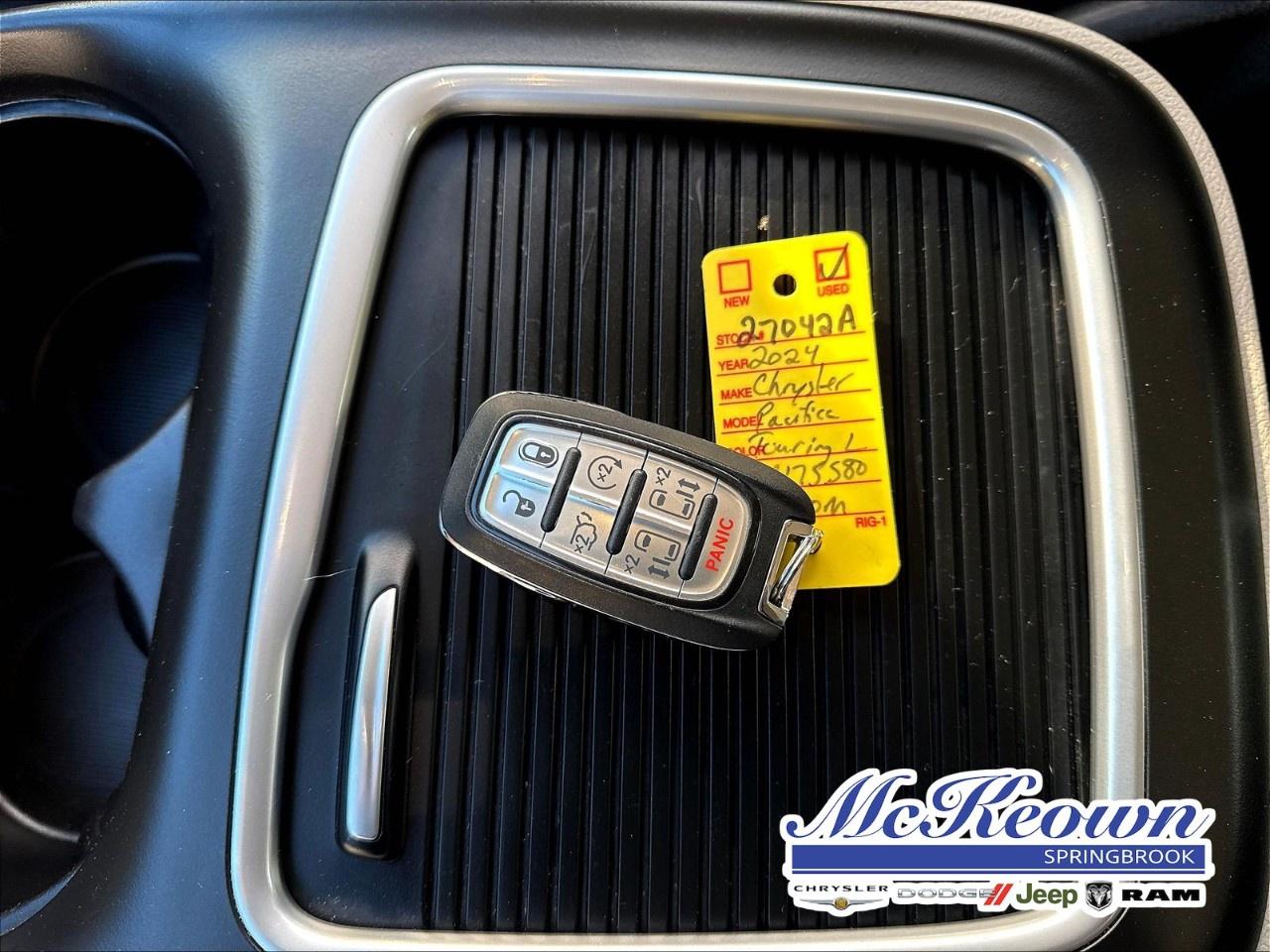 2024 Chrysler Pacifica TOURING-L FWD Photo