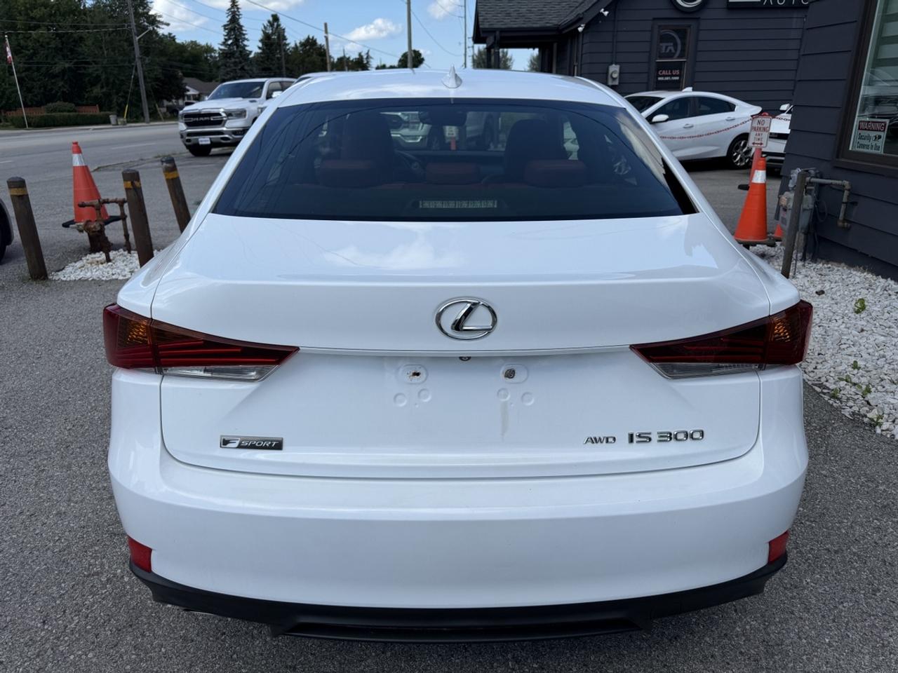 2017 Lexus IS 300 F SPORT Photo