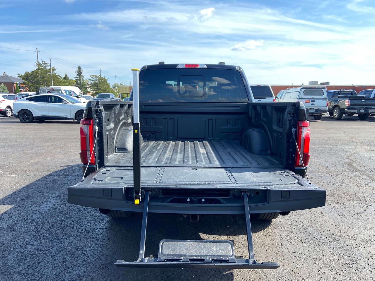2024 Ford F-150 LARIAT 3.5L POWERBOOST HYBRID BLACK PKG PANEL ROOF Photo