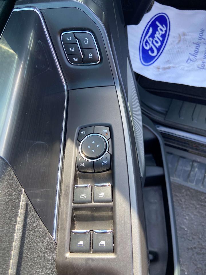 2024 Ford F-150 LARIAT 3.5L POWERBOOST HYBRID BLACK PKG PANEL ROOF Photo