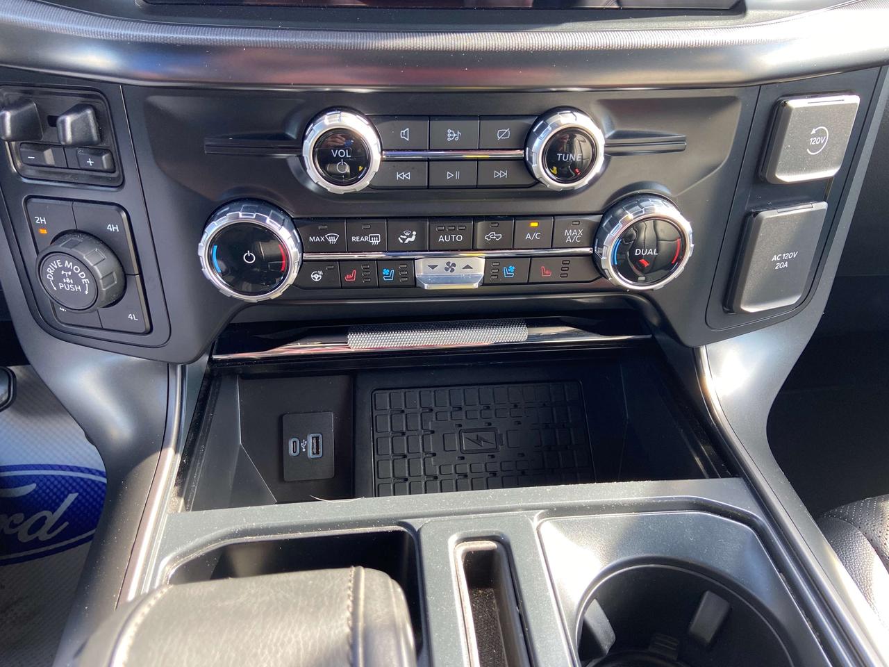 2024 Ford F-150 LARIAT 3.5L POWERBOOST HYBRID BLACK PKG PANEL ROOF Photo