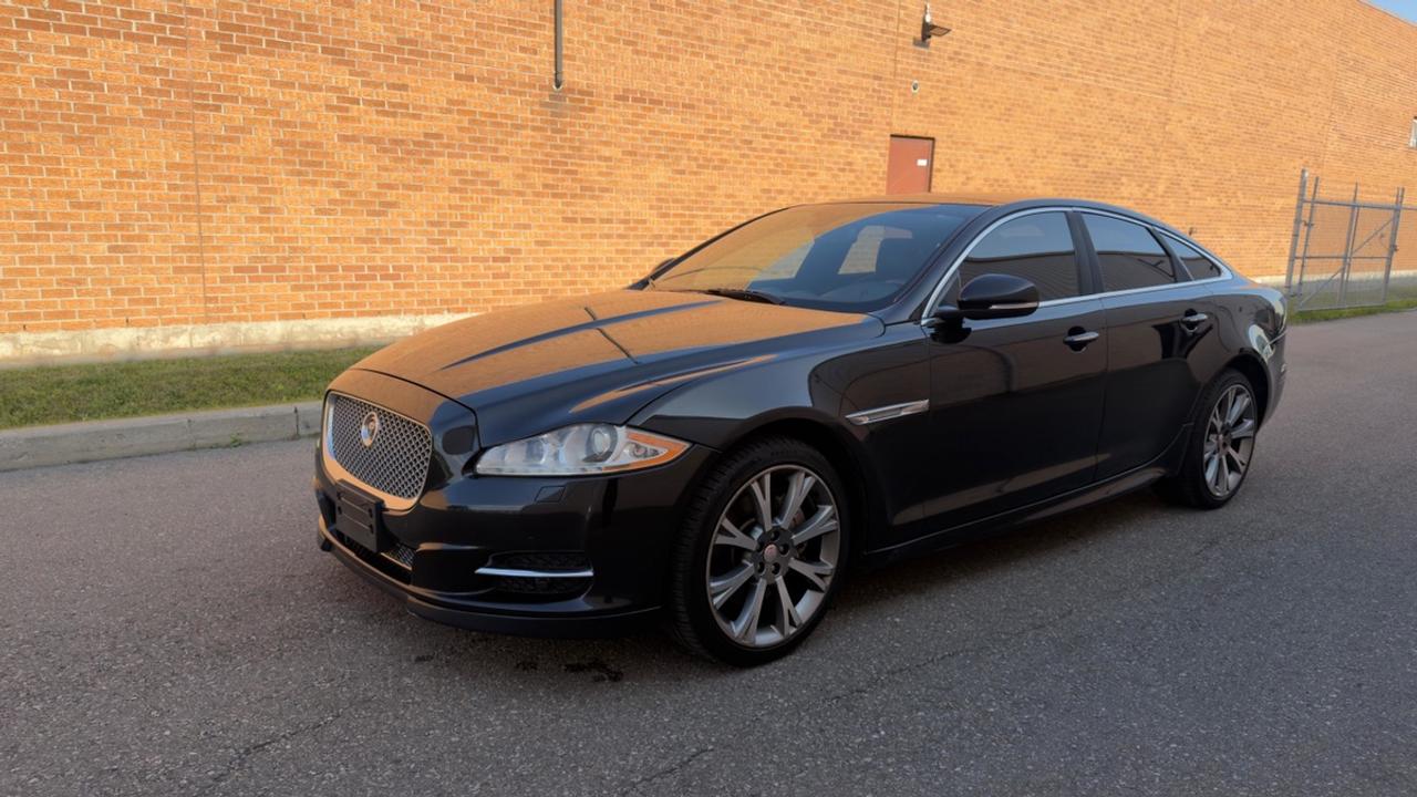 2015 Jaguar XJ Premium Photo0