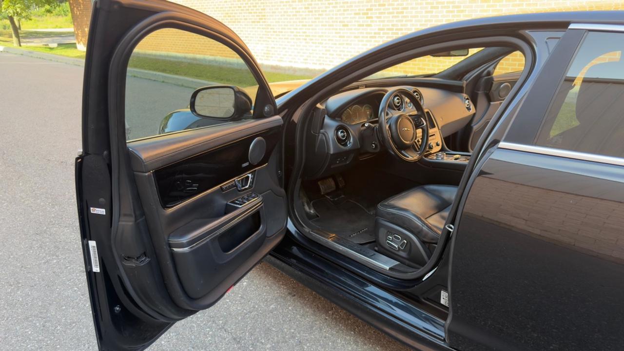 2015 Jaguar XJ Premium Photo