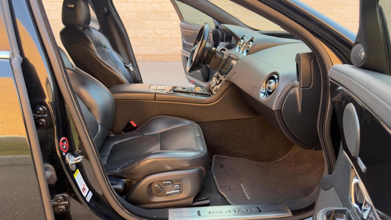 2015 Jaguar XJ Premium Photo