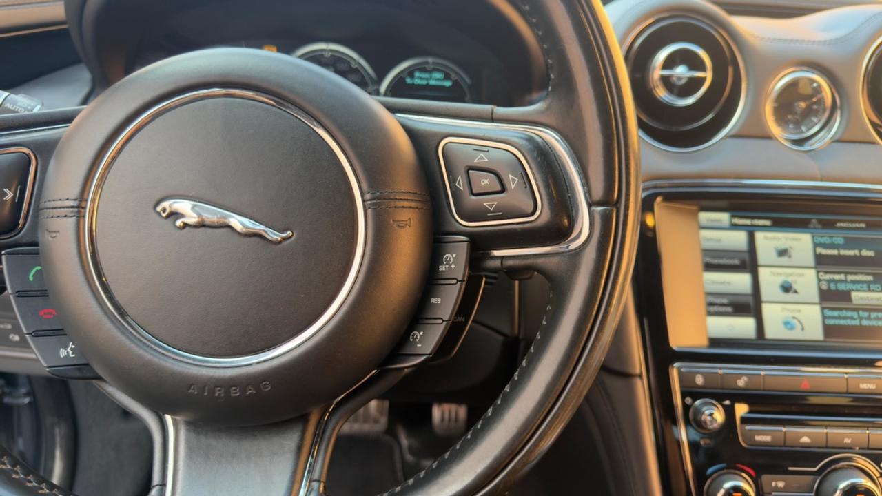 2015 Jaguar XJ Premium Photo