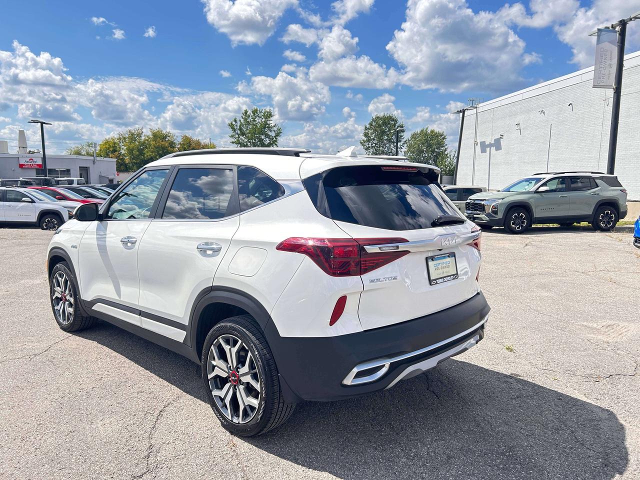2023 Kia Seltos SX Turbo Photo3