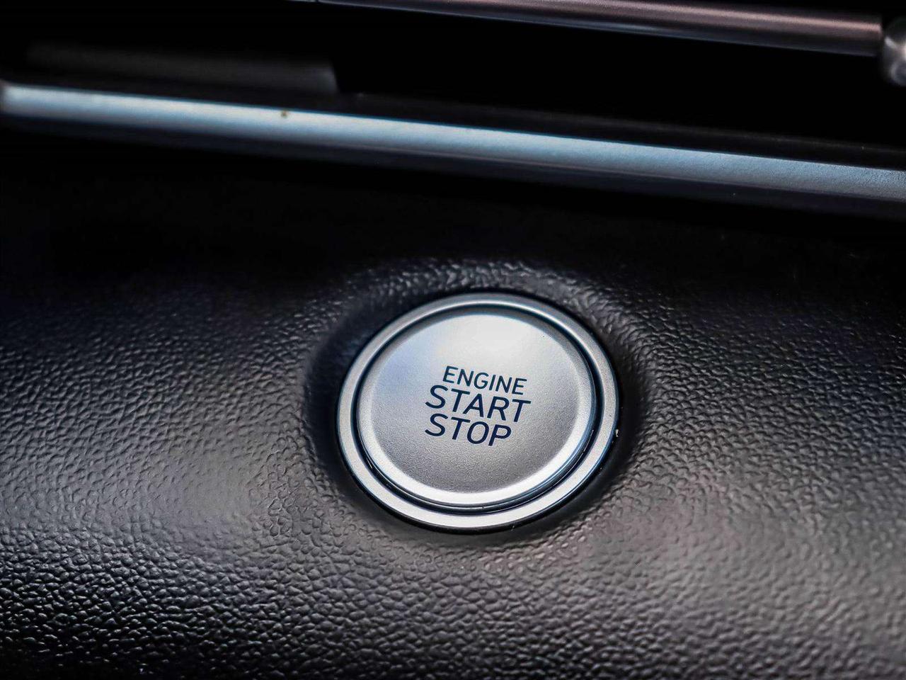 2023 Hyundai Elantra Preferred Photo