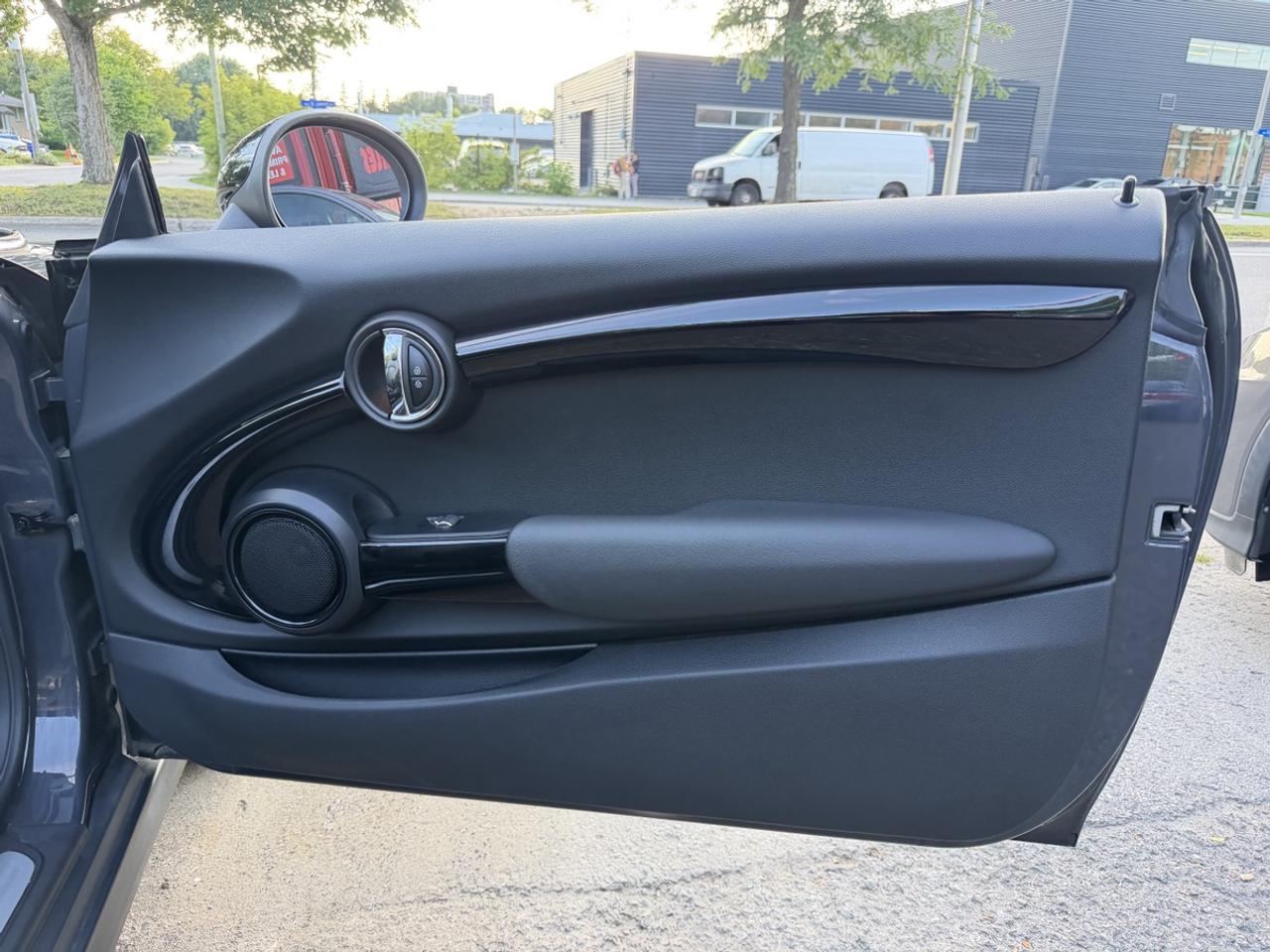 2016 MINI Cooper S CONVERTIBLE Photo