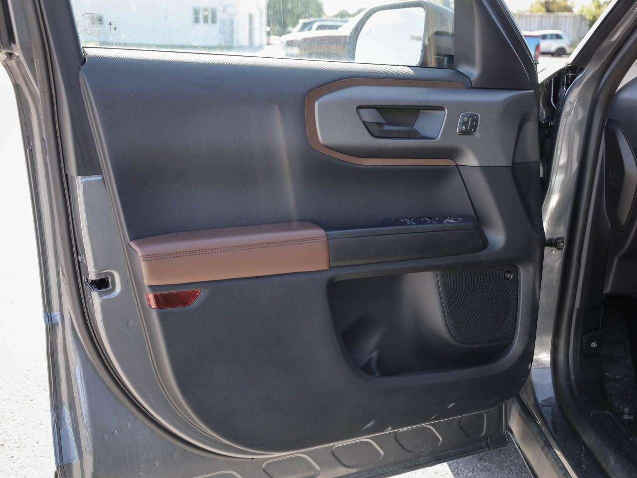 2025 Ford Bronco Sport Outer Banks USED DEALER DEMO! Photo