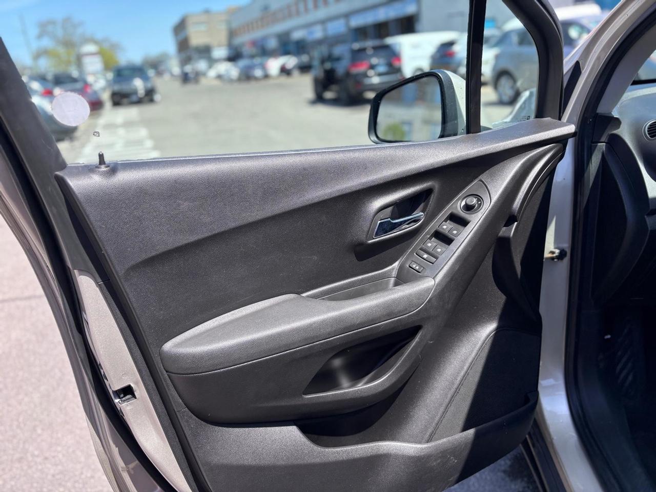 2015 Chevrolet Trax LS Photo