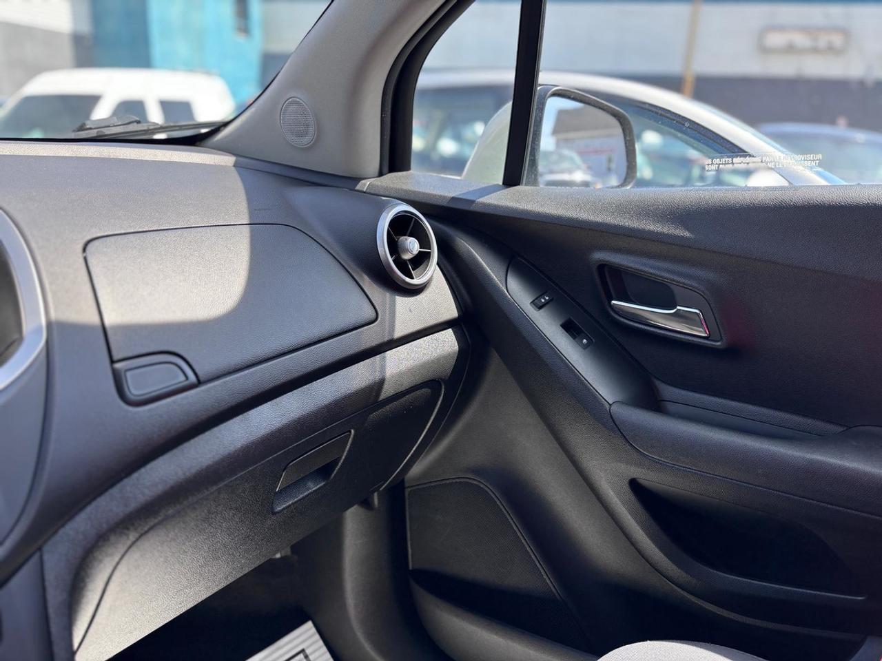 2015 Chevrolet Trax LS Photo