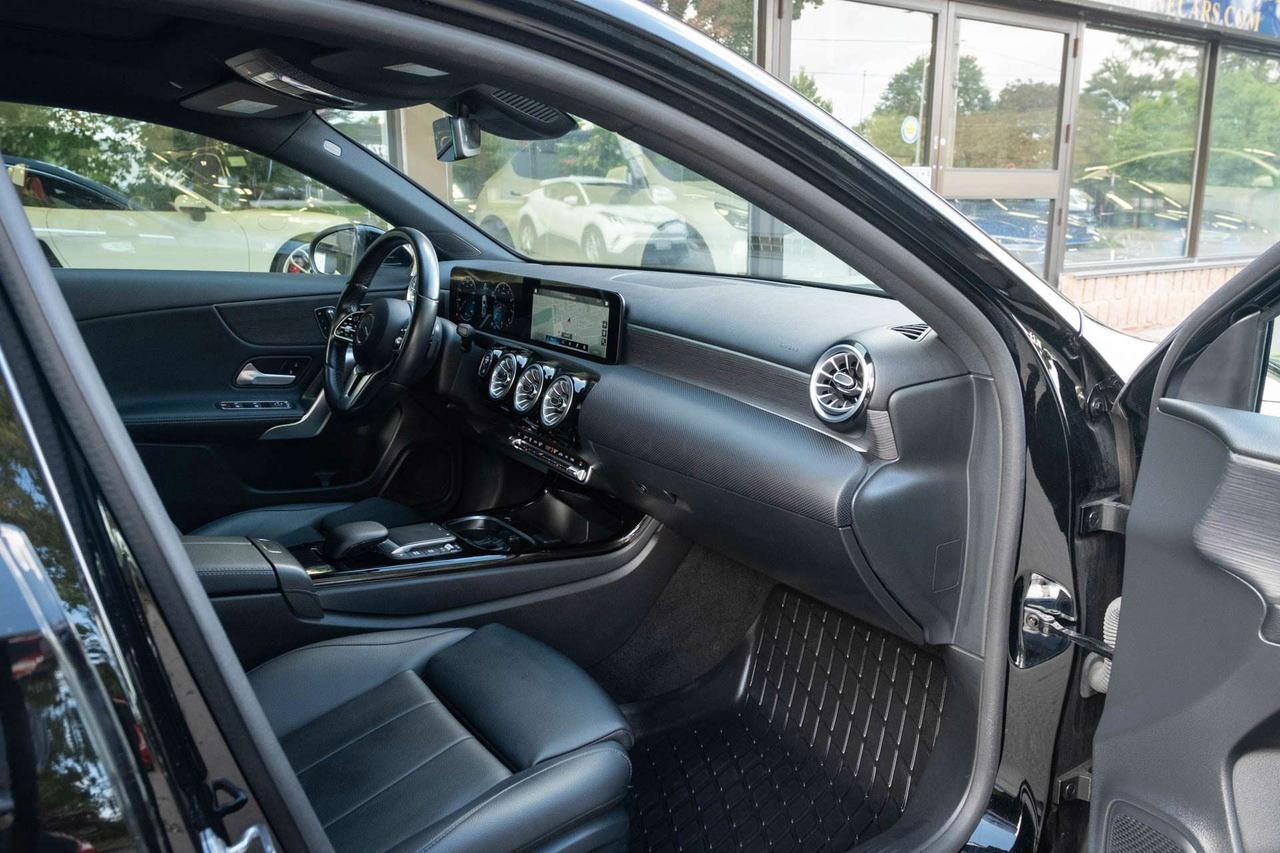 2022 Mercedes-Benz A-Class A 250 4MATIC Photo