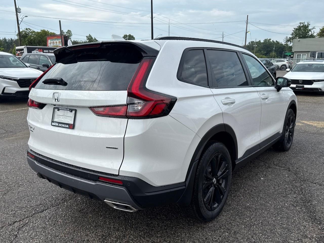 2026 Honda CR-V Hybrid Touring 4dr All-Wheel Drive Photo4