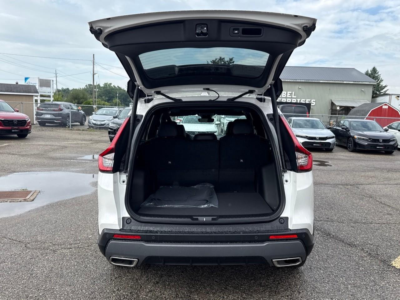 2026 Honda CR-V Hybrid Touring 4dr All-Wheel Drive Photo