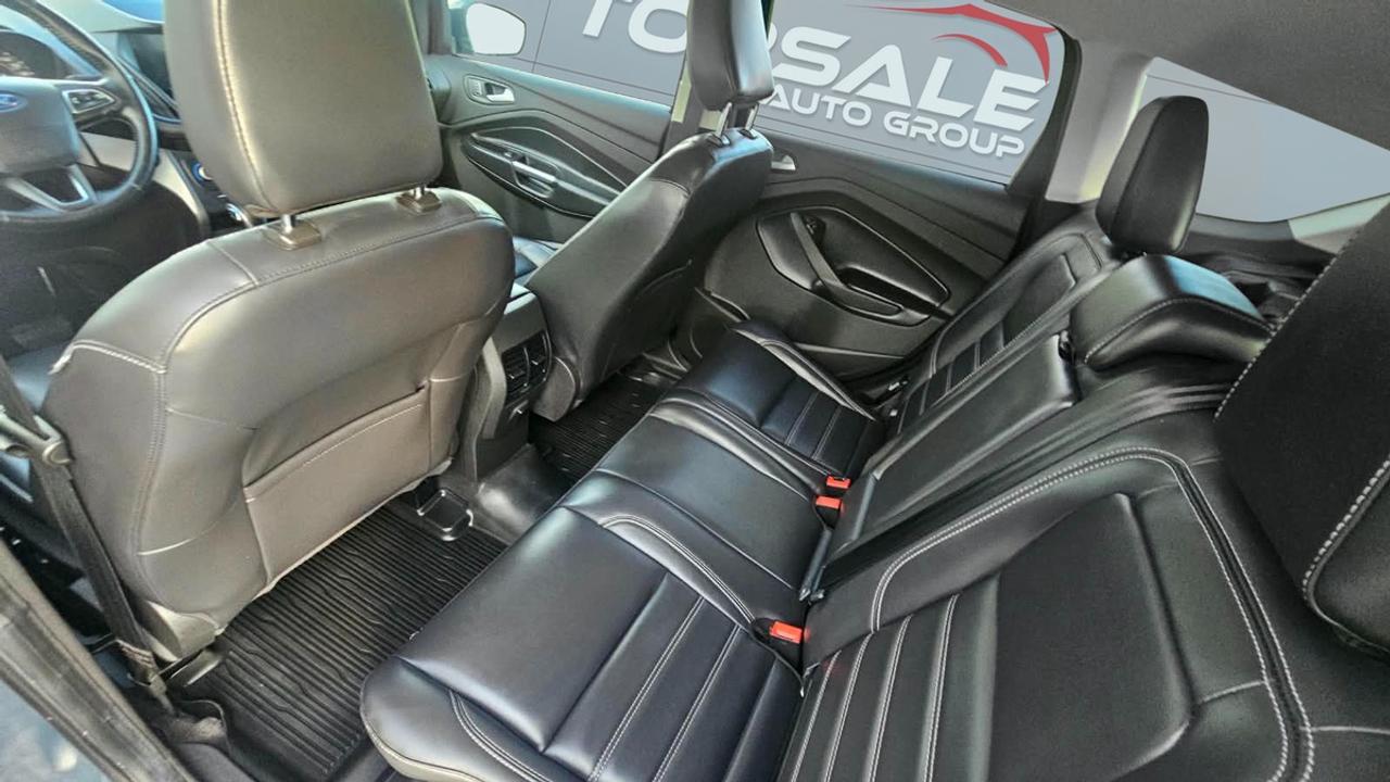 2019 Ford Escape SEL Photo