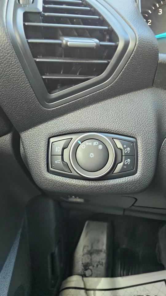 2019 Ford Escape SEL Photo