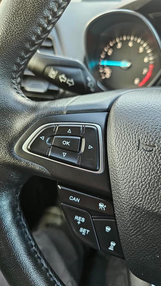2019 Ford Escape SEL Photo