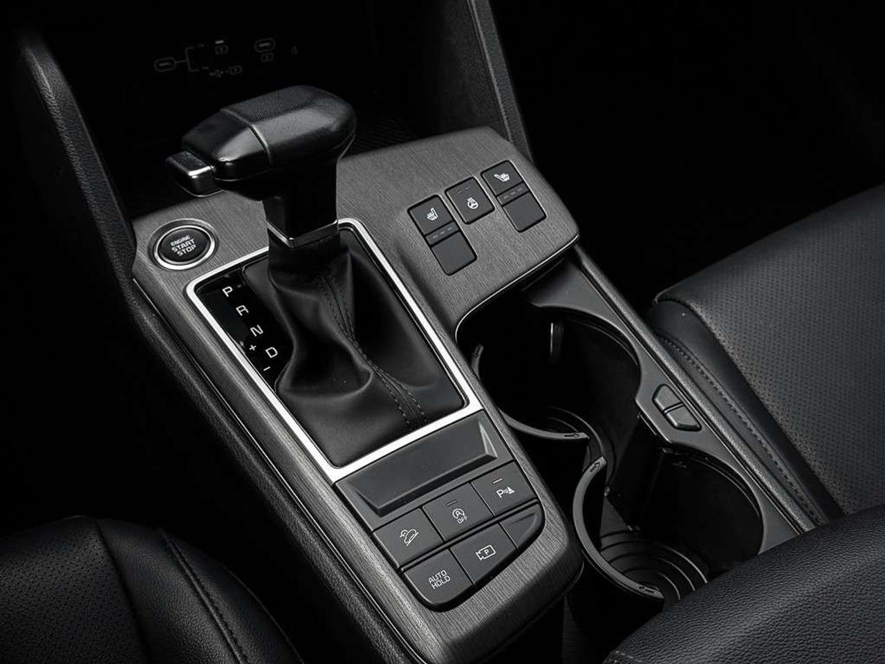 2026 Kia Sportage X-Line   HEATED LEATHER   REMOTE START   SMART CRUISE CONTROL   LANE KEEP Photo