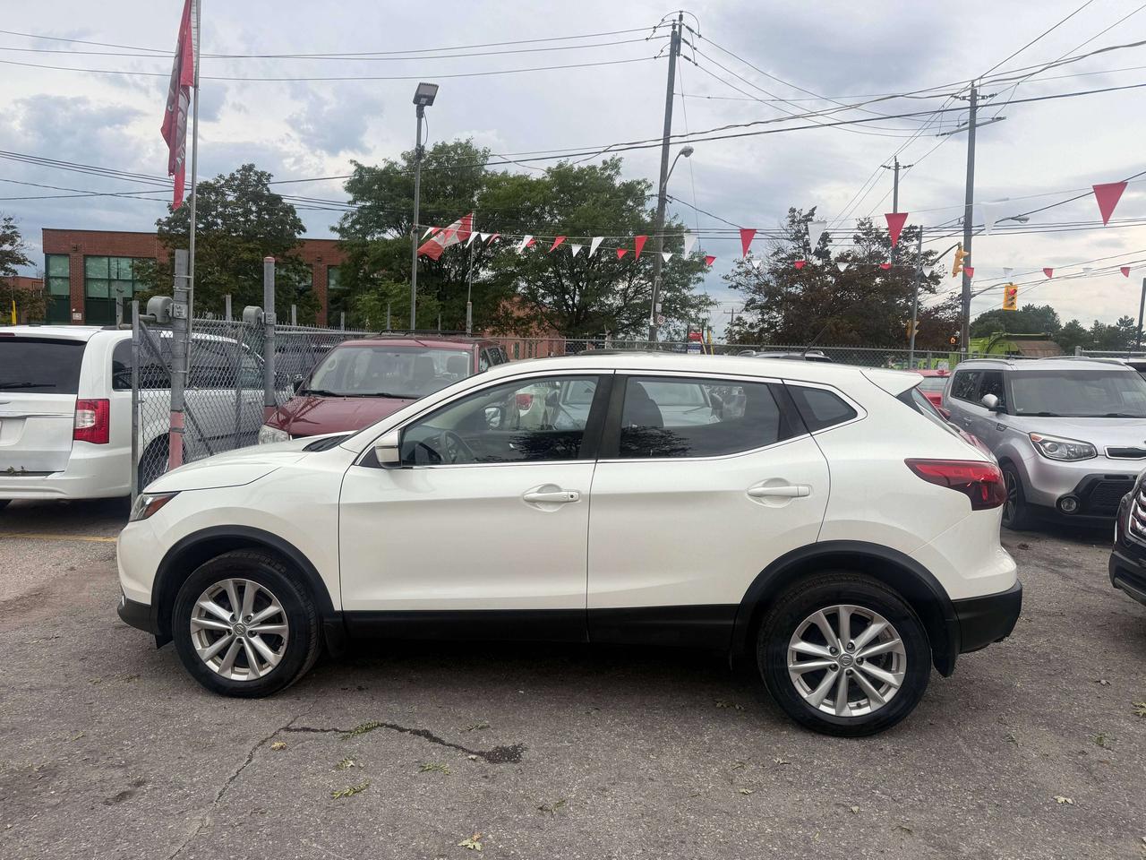 2018 Nissan Qashqai *** 3 YEAR WARRANTY INCLUDED *** Photo2