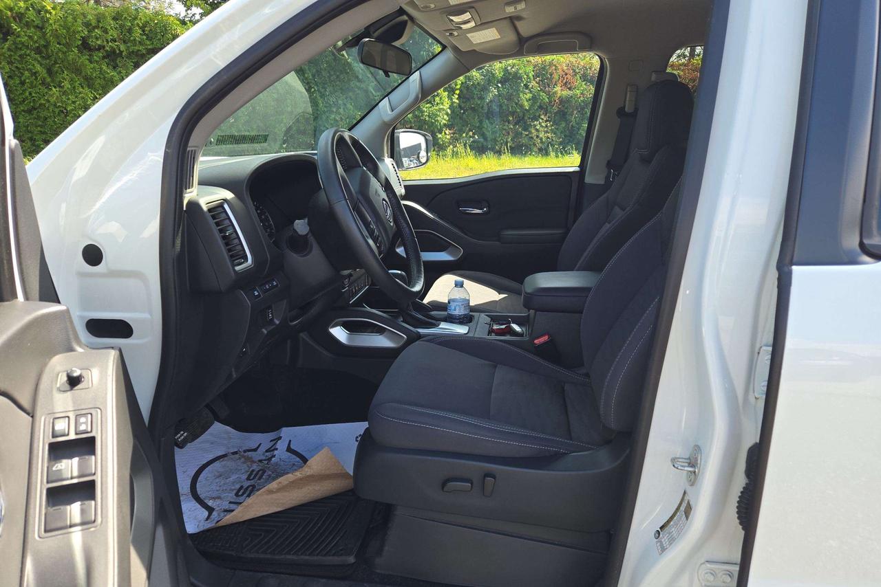 2022 Nissan Frontier SV Photo