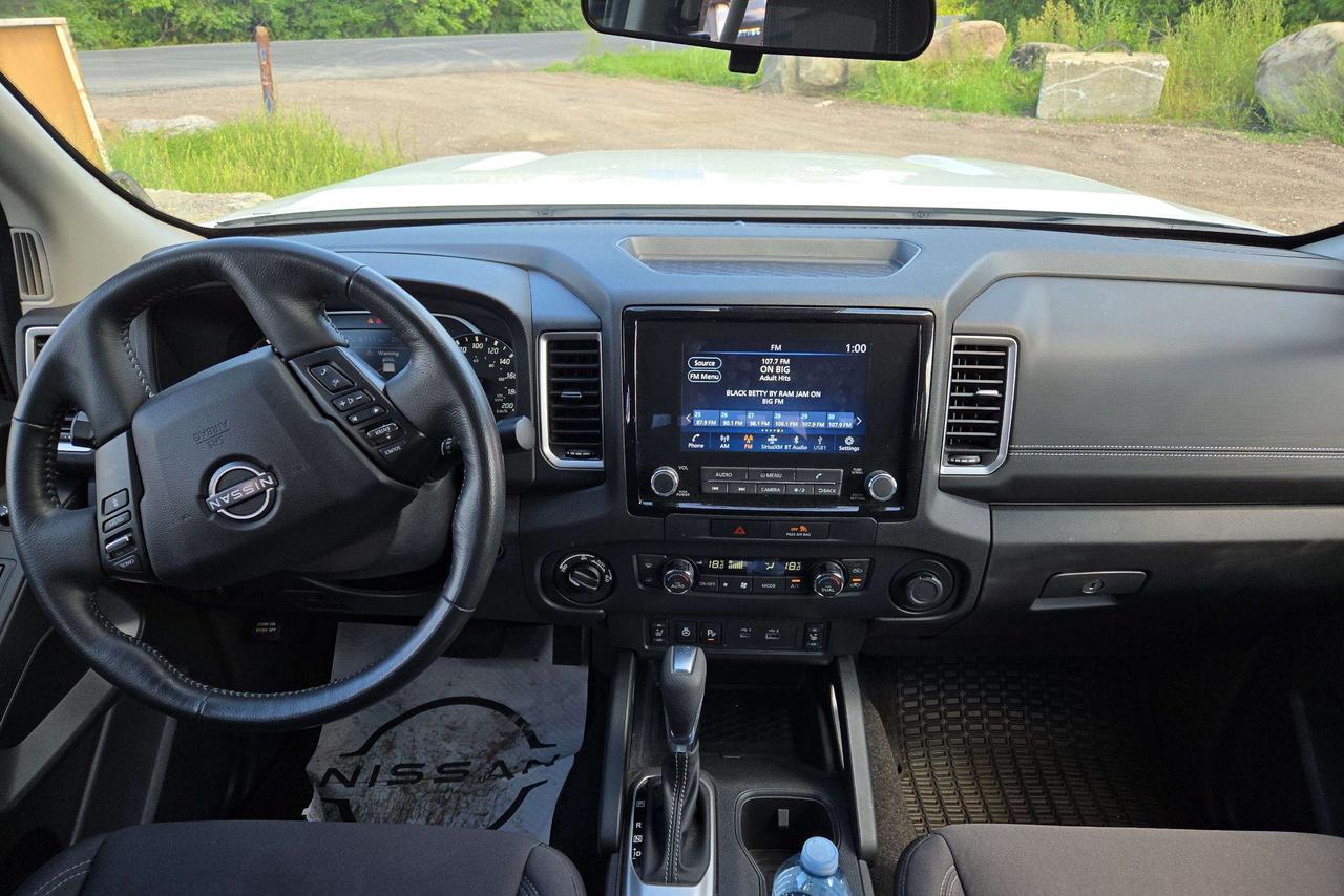 2022 Nissan Frontier SV Photo