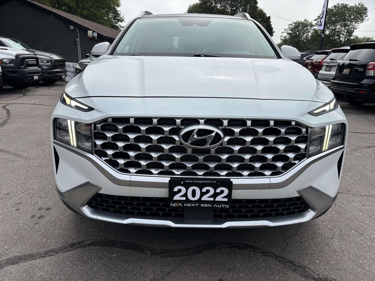 2022 Hyundai Santa Fe Preferred D Trend Pkg Leather Pano Roof One Owner Photo2