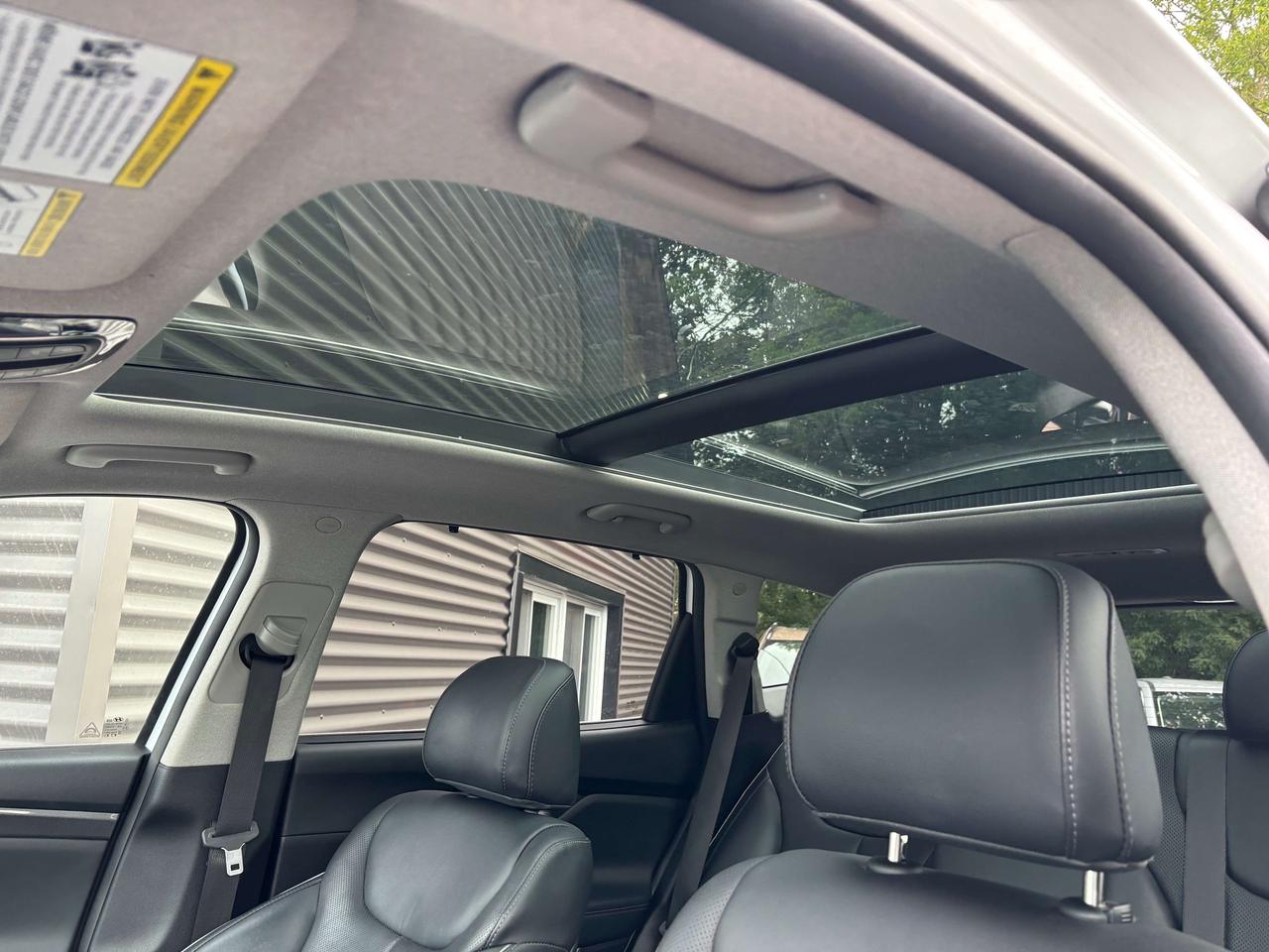 2022 Hyundai Santa Fe Preferred D Trend Pkg Leather Pano Roof One Owner Photo