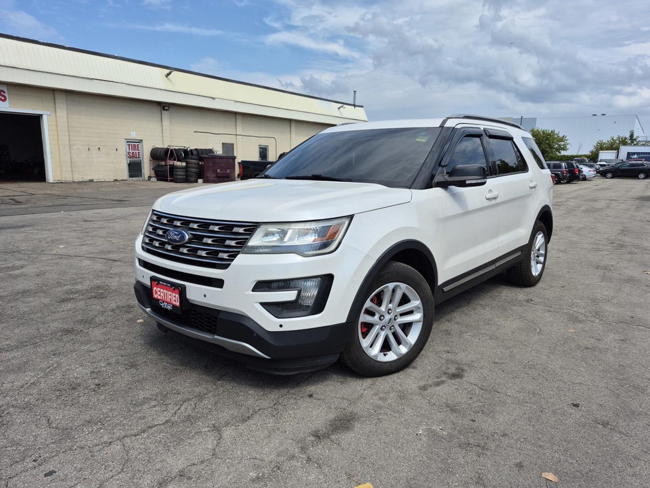 2016 Ford Explorer XLT Photo0