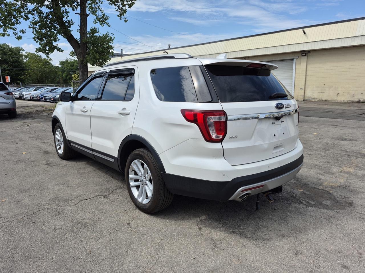 2016 Ford Explorer XLT Photo