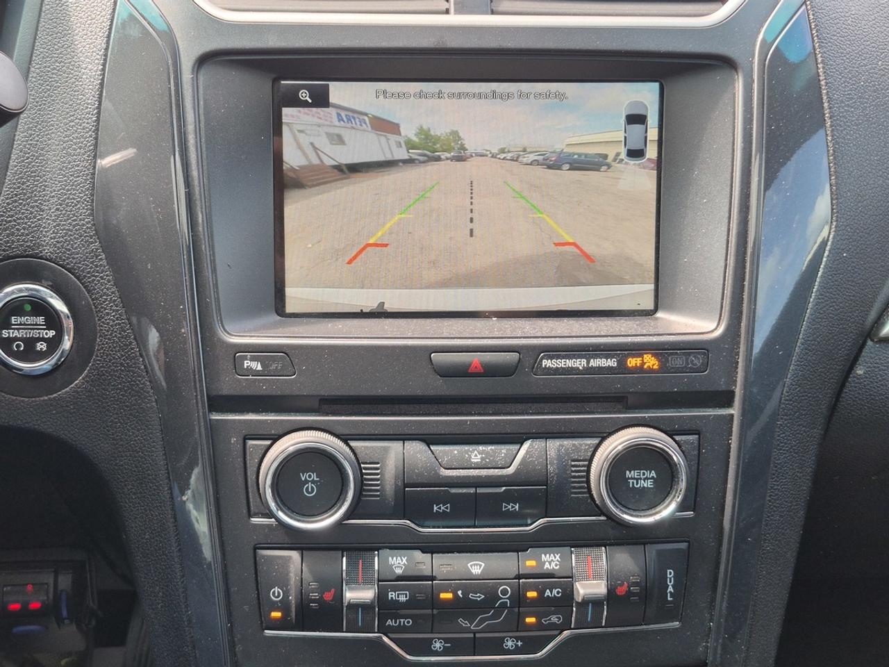 2016 Ford Explorer XLT Photo