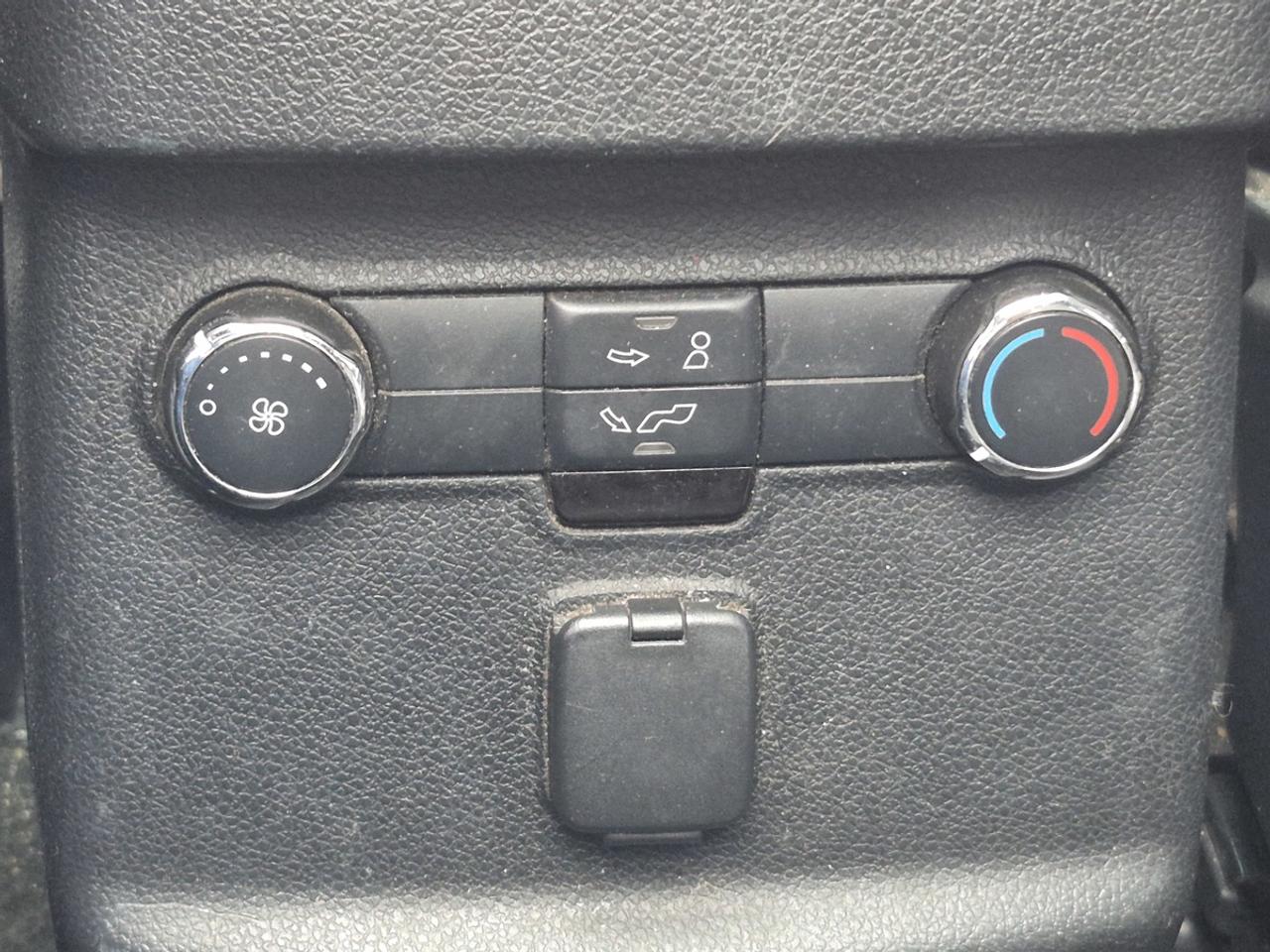 2016 Ford Explorer XLT Photo