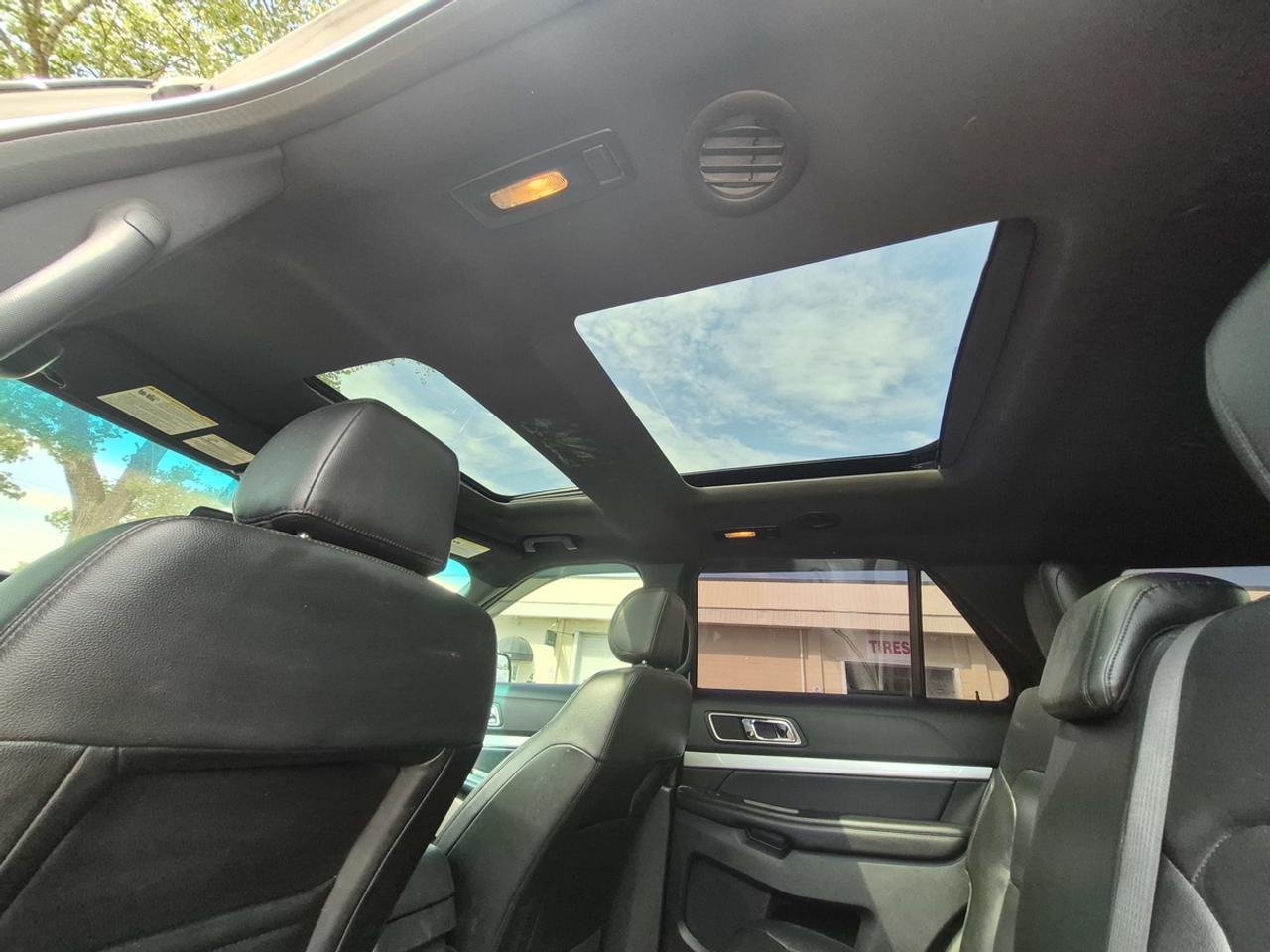 2016 Ford Explorer XLT Photo