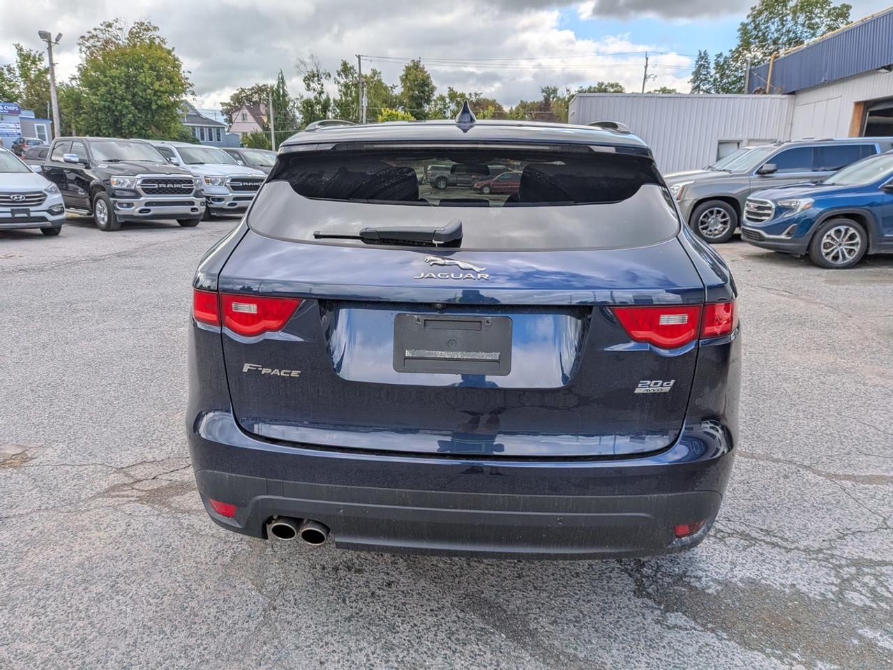 2018 Jaguar F-PACE R-Sport Photo3