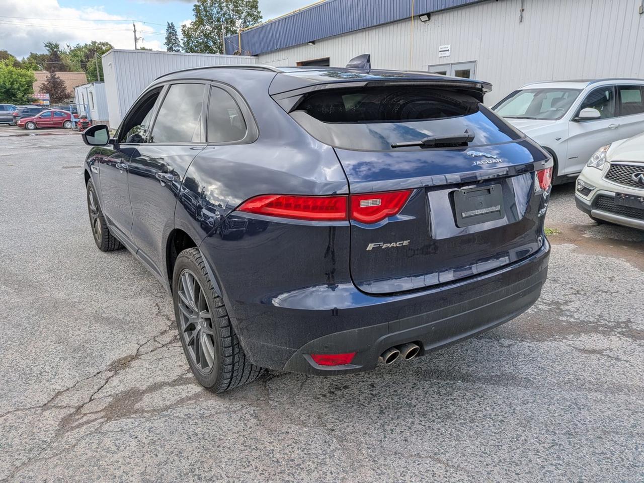 2018 Jaguar F-PACE R-Sport Photo