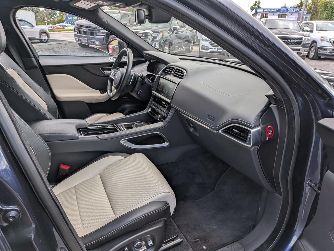 2018 Jaguar F-PACE R-Sport Photo