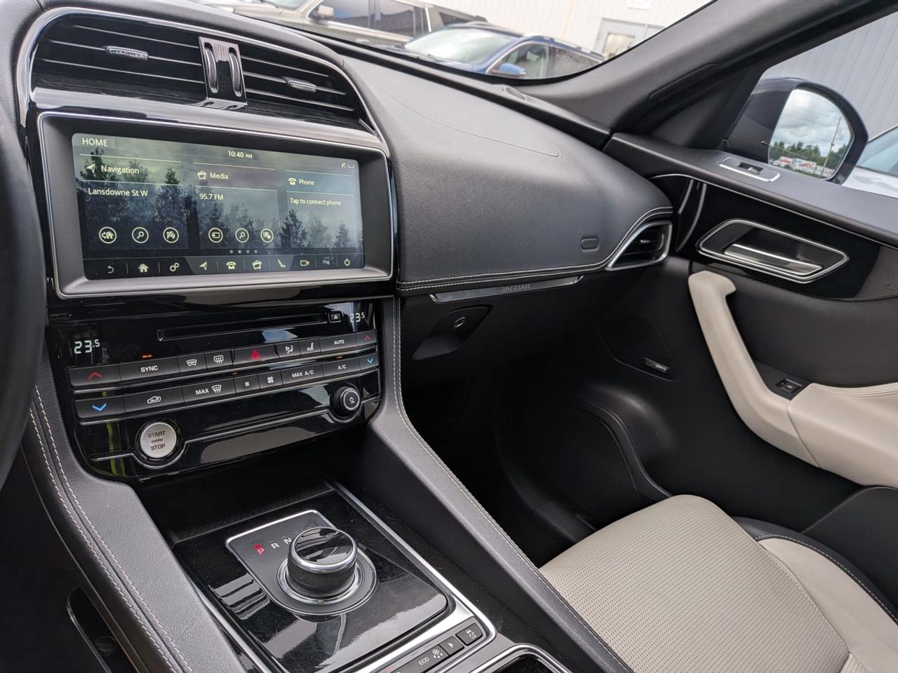 2018 Jaguar F-PACE R-Sport Photo