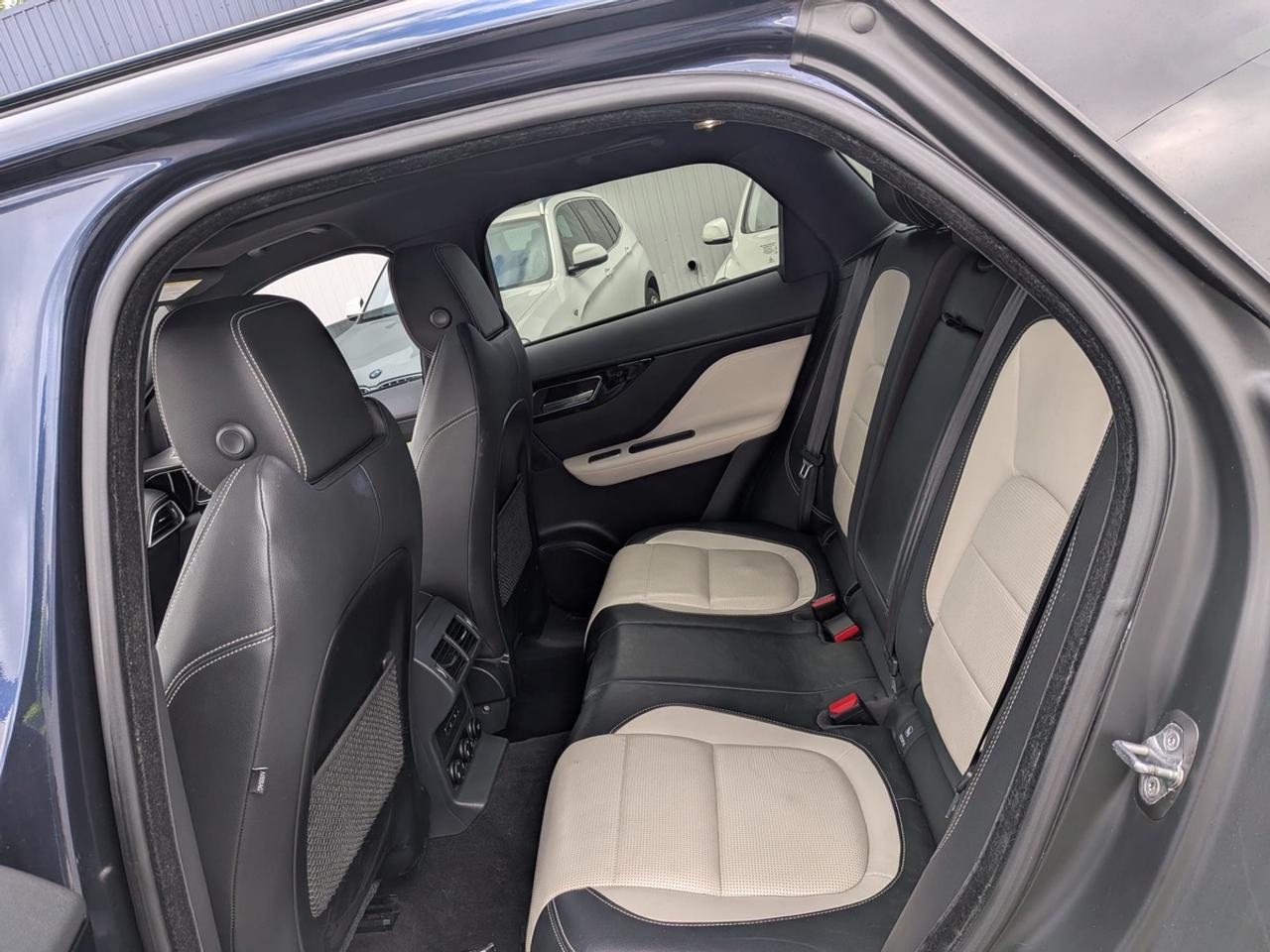 2018 Jaguar F-PACE R-Sport Photo