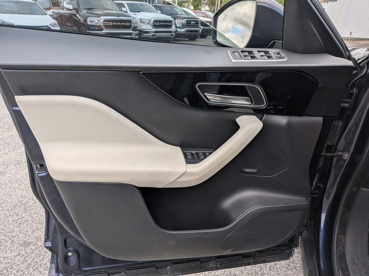 2018 Jaguar F-PACE R-Sport Photo