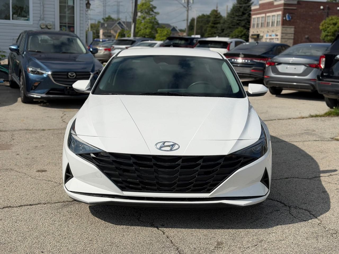 2023 Hyundai Elantra SEL Photo